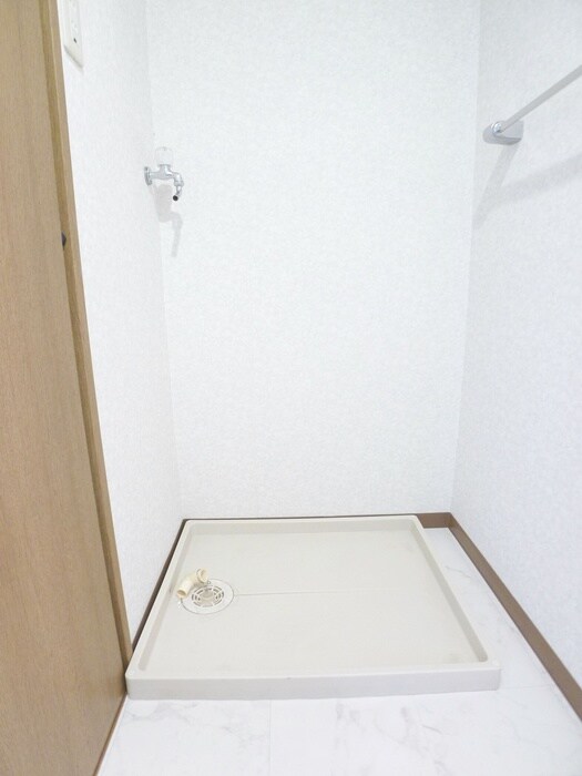 物件内観写真18　(洗濯機置場)