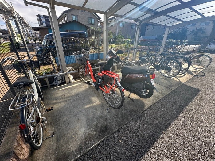 物件外観写真6　(駐輪場)