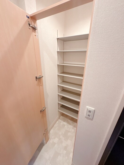物件内観写真18　(靴箱)