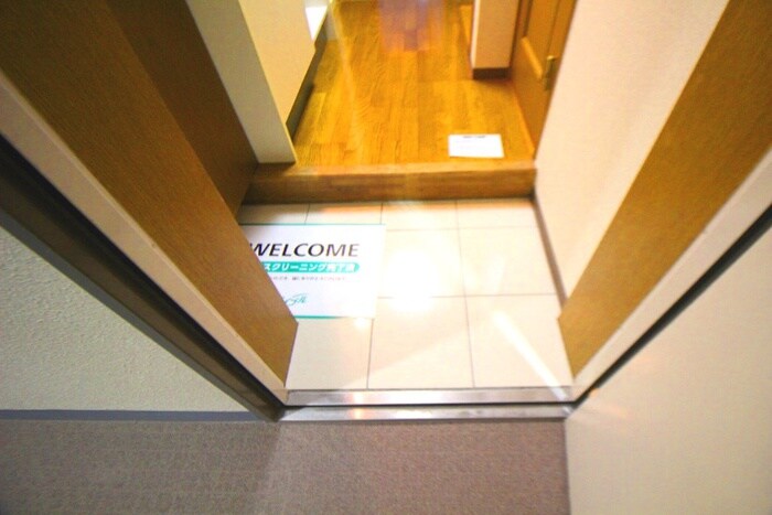 物件内観写真21　(玄関)