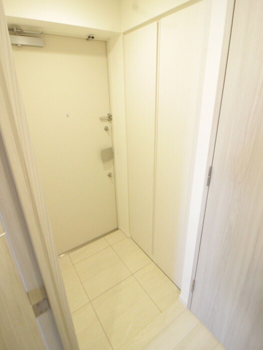 物件内観写真16　(玄関)