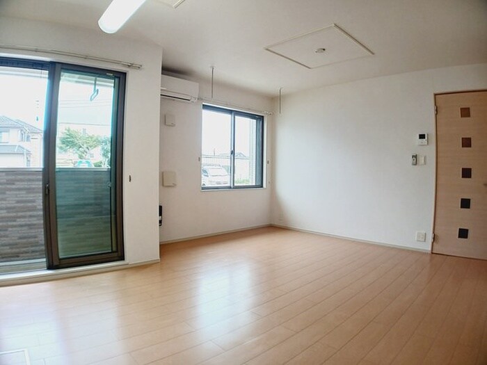 物件内観写真3　(居室)