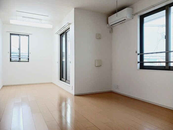 物件内観写真3　(居室)