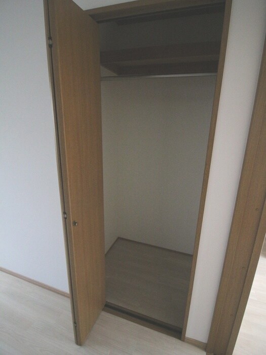 物件内観写真12　(収納)