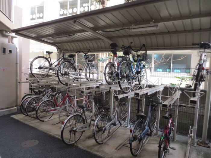 物件外観写真6　(駐輪場)