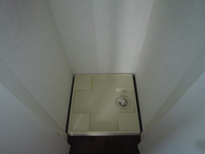 物件内観写真11　(洗濯機置場)