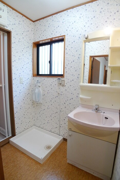 物件内観写真14　(洗濯機置場)