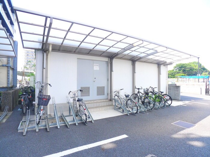 物件外観写真6　(駐輪場)