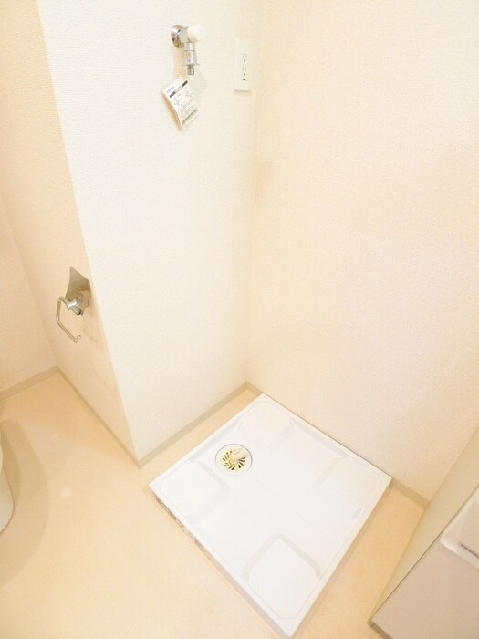 物件内観写真14　(洗濯機置場)