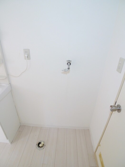 物件内観写真12　(洗濯機置場)