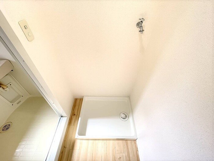 物件内観写真15　(洗濯機置場)