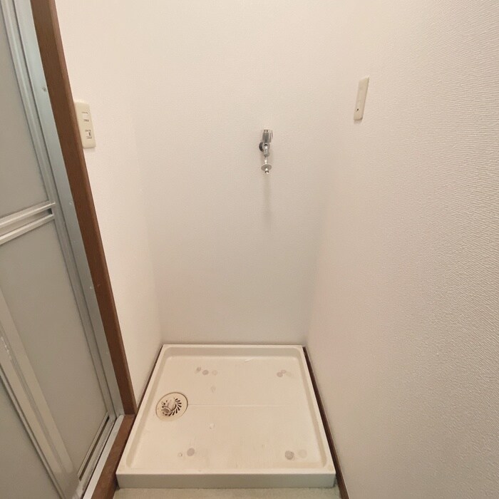 物件内観写真11　(洗濯機置場)