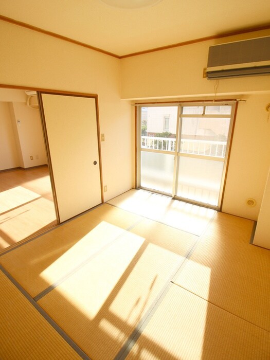 物件内観写真9　(居室)