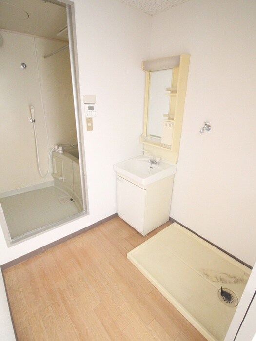 物件内観写真18　(洗濯機置場)