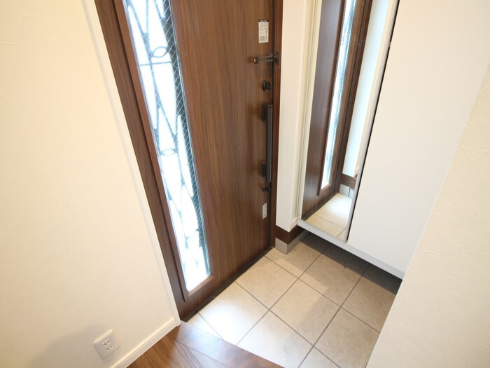 物件内観写真15　(玄関)