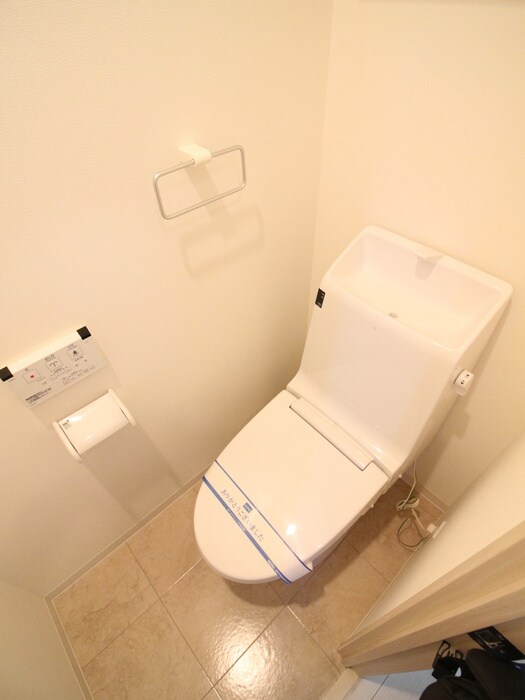 物件内観写真8　(トイレ)