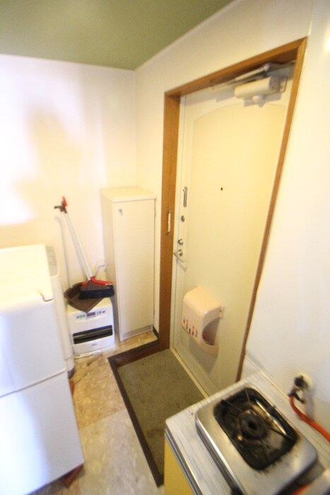 物件内観写真7　(玄関)