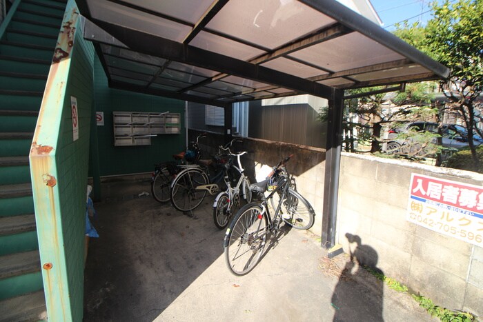 物件外観写真3　(駐輪場)