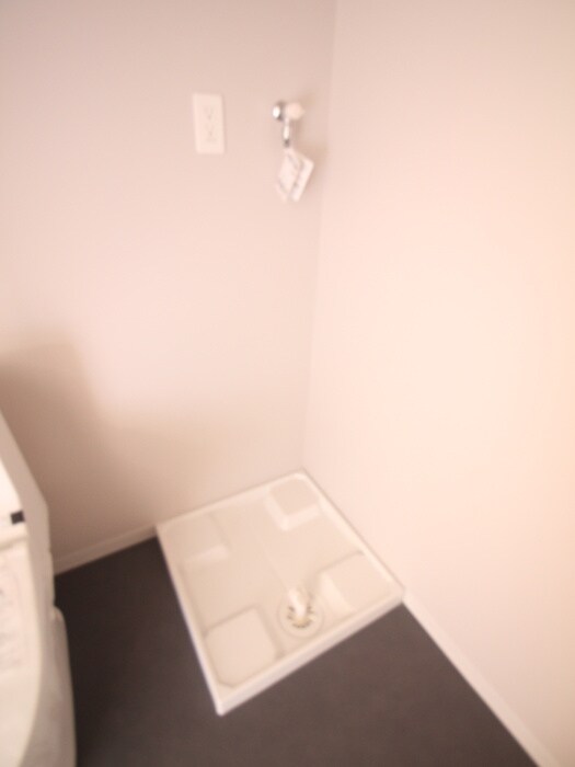 物件内観写真12　(洗濯機置場)