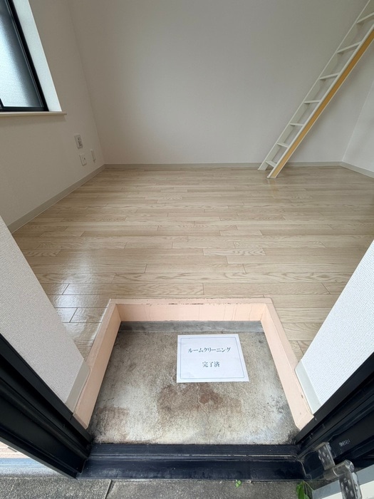 物件内観写真10　(玄関)