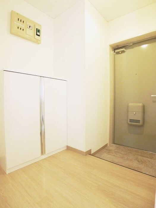 物件内観写真7　(玄関)