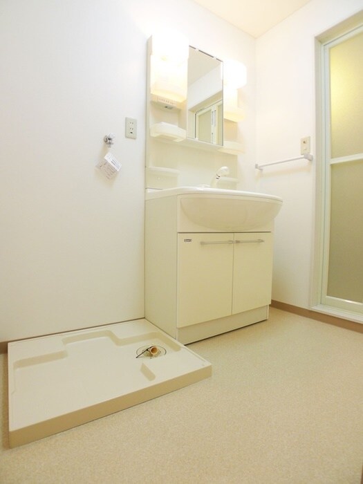 物件内観写真14　(洗濯機置場)