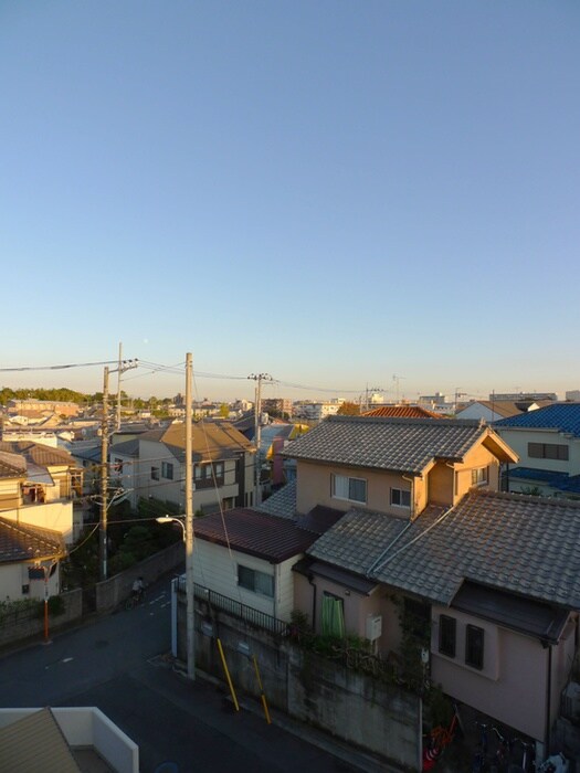 物件内観写真17　(室内からの展望)