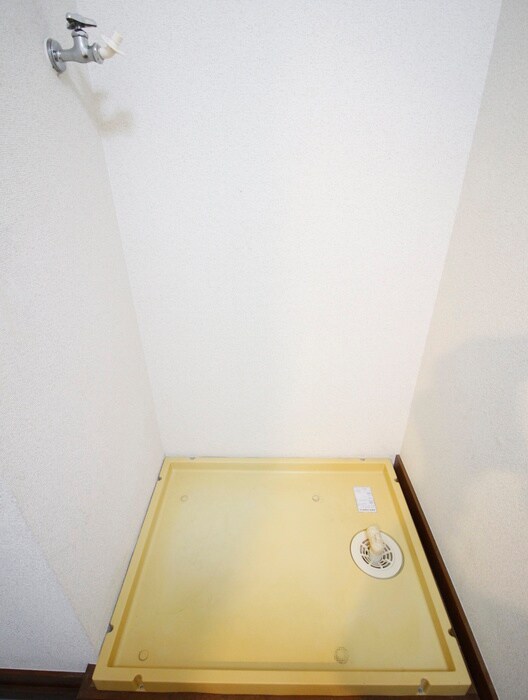 物件内観写真12　(洗濯機置場)