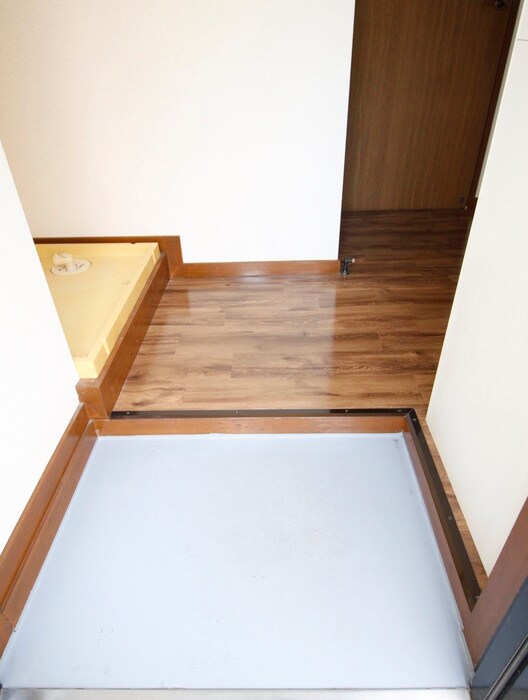 物件内観写真14　(玄関)