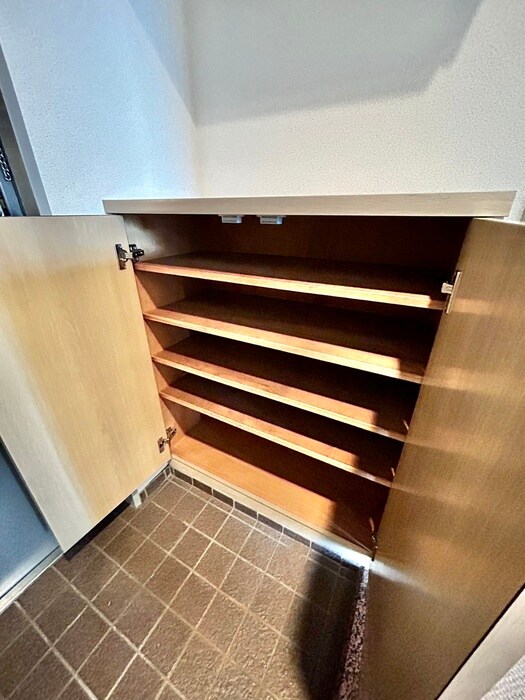 物件内観写真8　(靴箱)