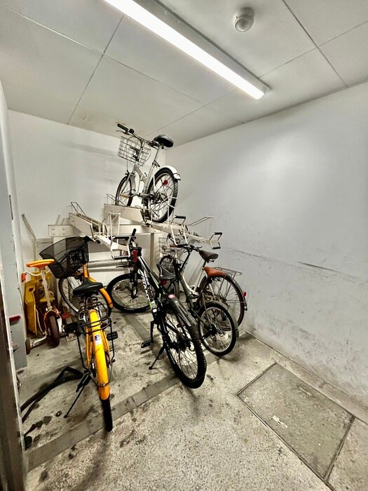 物件外観写真6　(駐輪場)