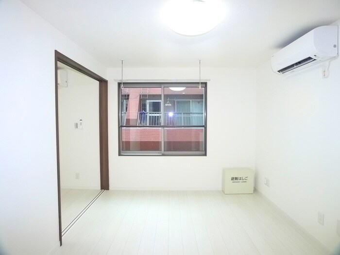 物件内観写真10　(居室)