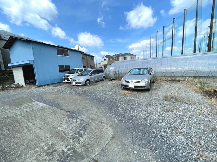 物件外観写真6　(駐車場)