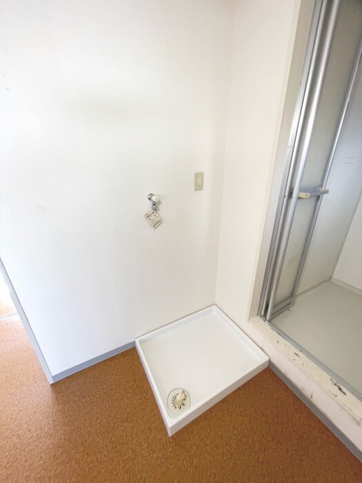 物件内観写真17　(洗濯機置場)