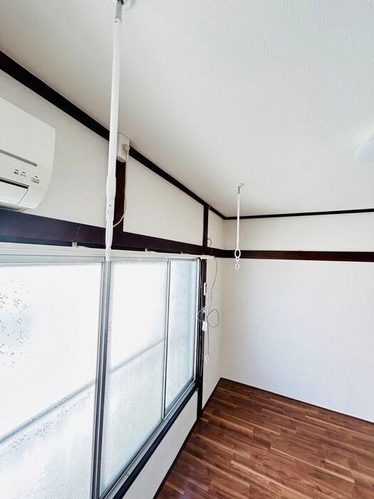 物件内観写真7　(室内からの展望)