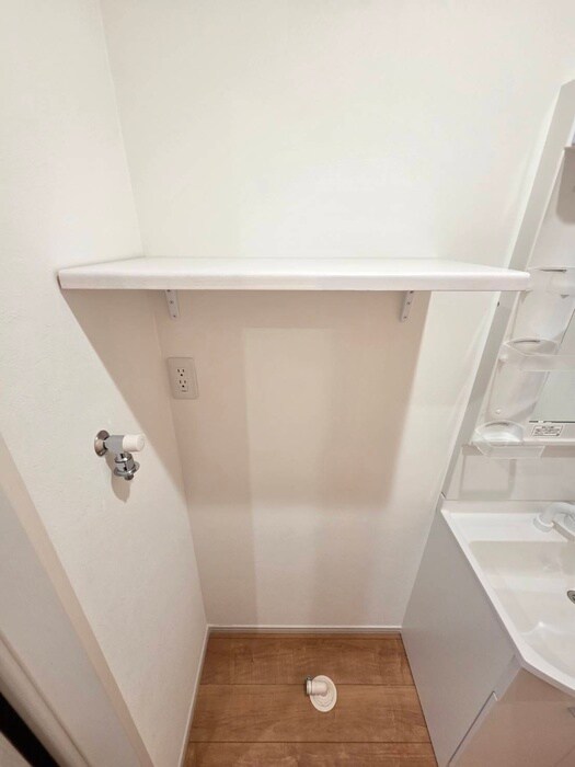 物件内観写真12　(洗濯機置場)