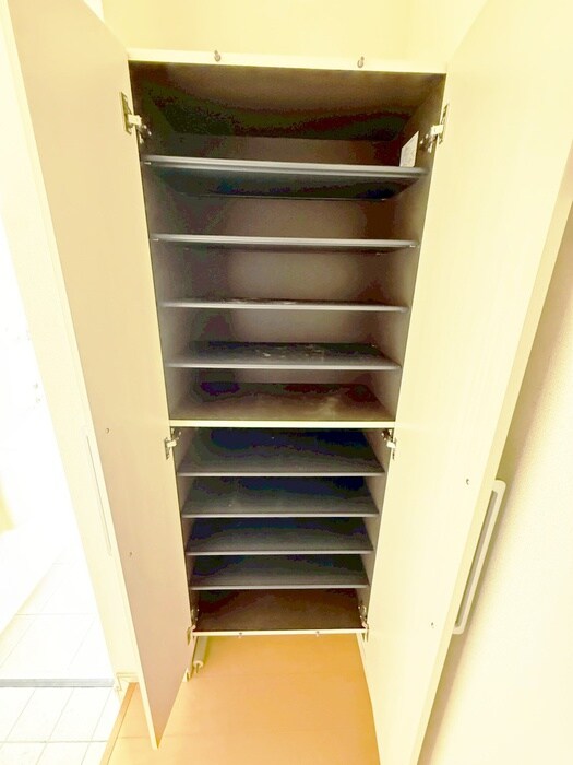 物件内観写真15　(靴箱)