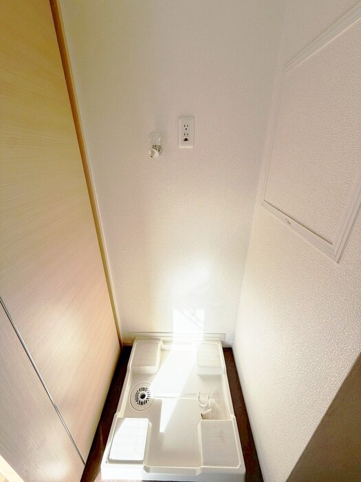 物件内観写真17　(洗濯機置場)