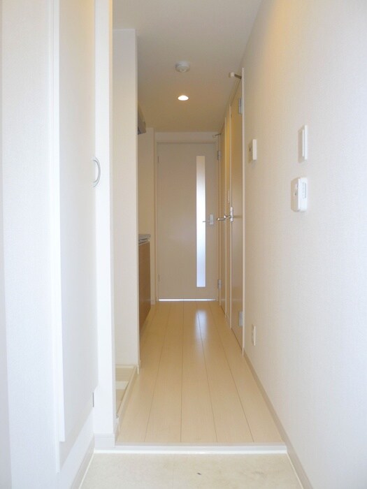 物件内観写真7　(玄関)