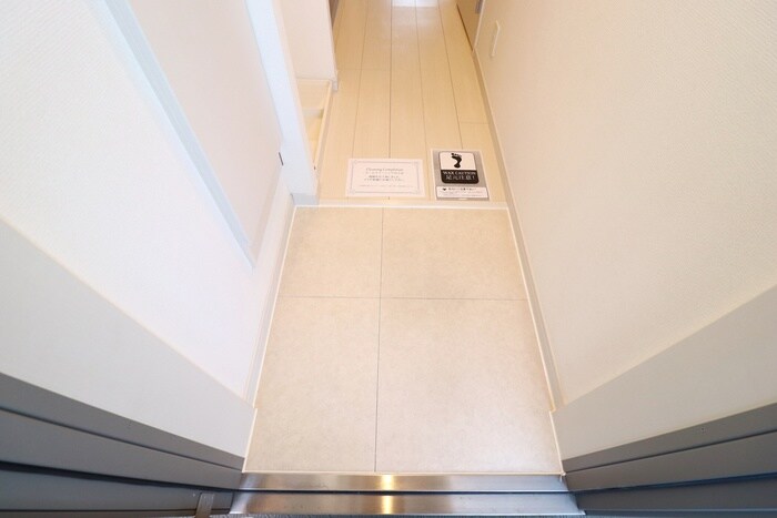 物件内観写真17　(玄関)