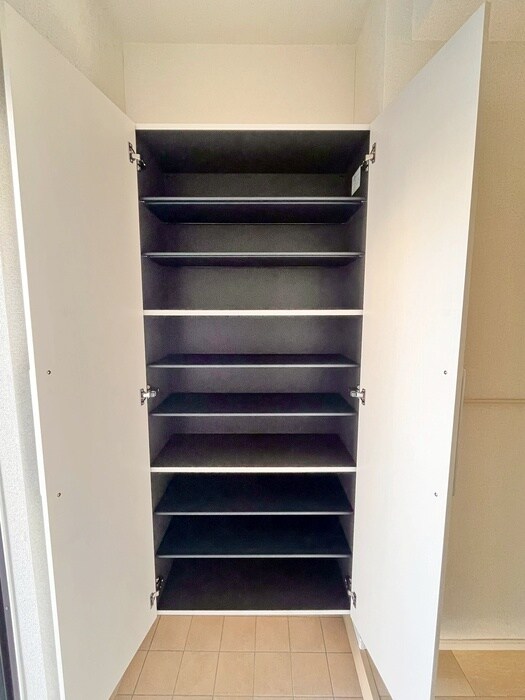 物件内観写真13　(靴箱)