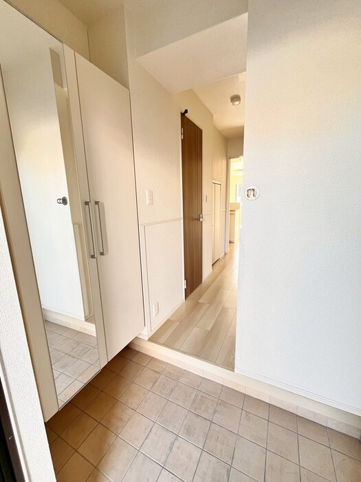 物件内観写真22　(玄関)