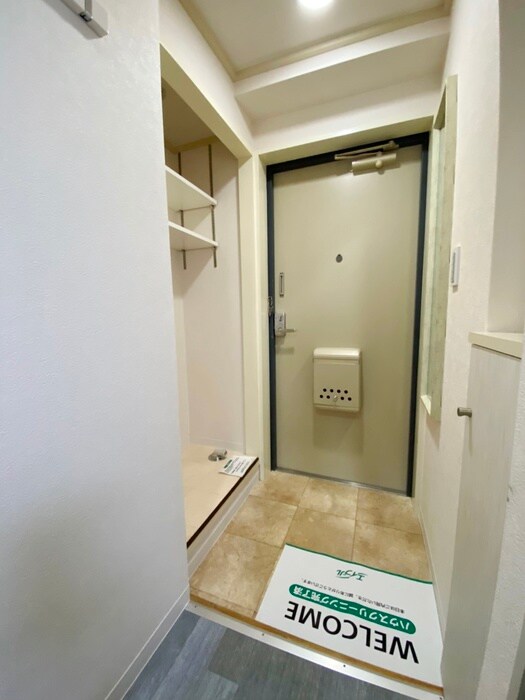 物件内観写真12　(玄関)