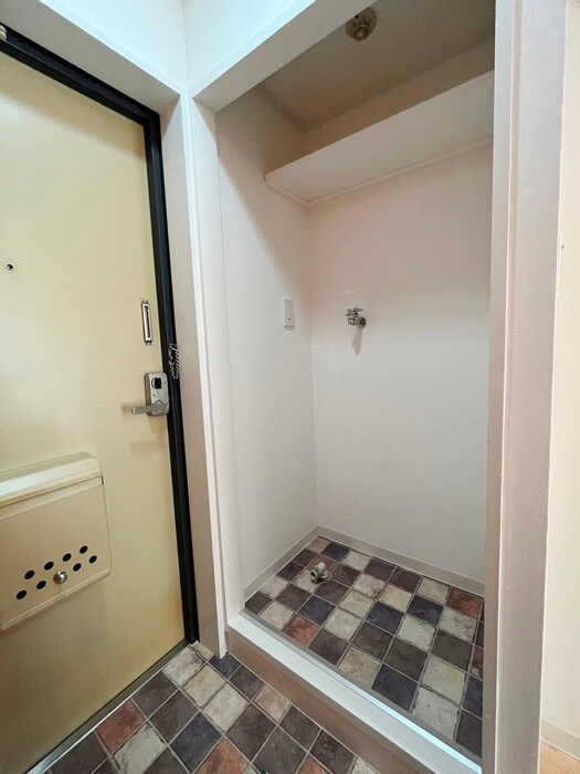 物件内観写真15　(洗濯機置場)