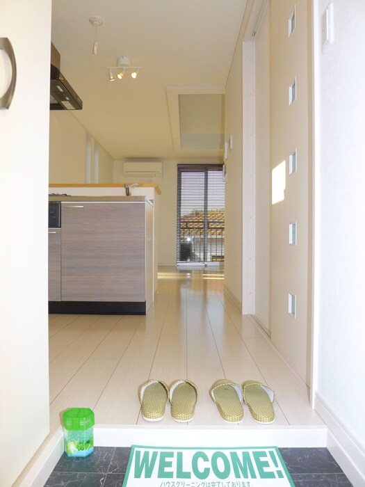 物件内観写真7　(玄関)