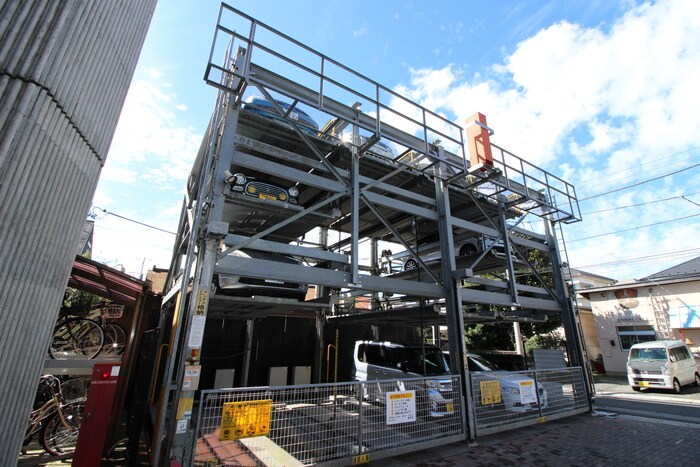 物件外観写真3　(駐車場)