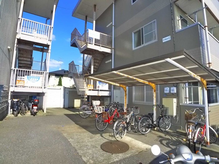 物件外観写真3　(駐輪場)