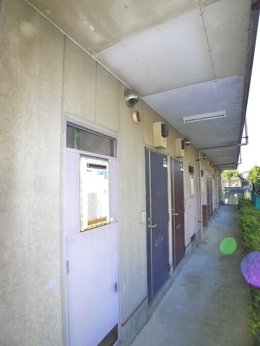 物件外観写真5　(エントランス部分)