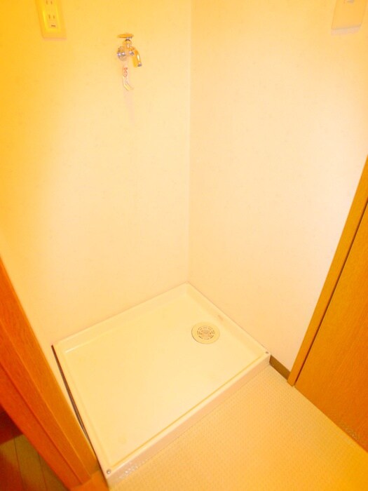 物件内観写真17　(洗濯機置場)