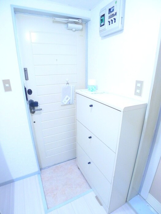 物件内観写真17　(玄関)